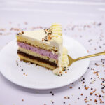 Tort cu ciocolată neagră și fructe de pădure - Felie