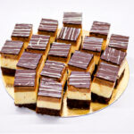 Mini prăjitură cu ciocolată neagră și cremă de portocale